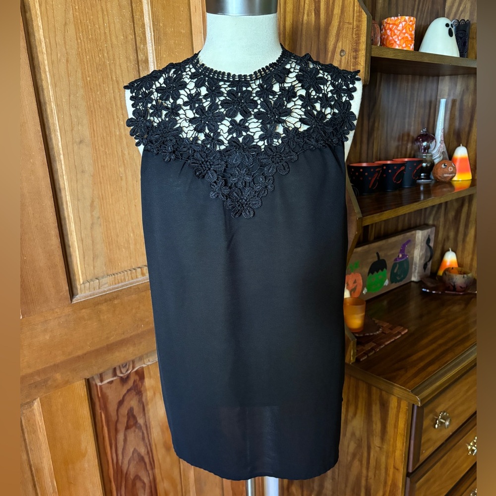 Emery Rose Lace Top Blouse Black